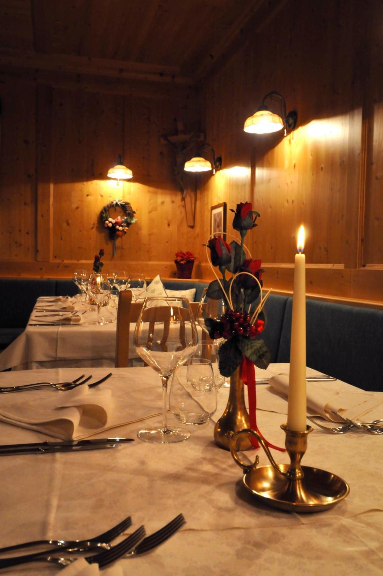 Hotel Valacia Pozza di Fassa Eksteriør billede