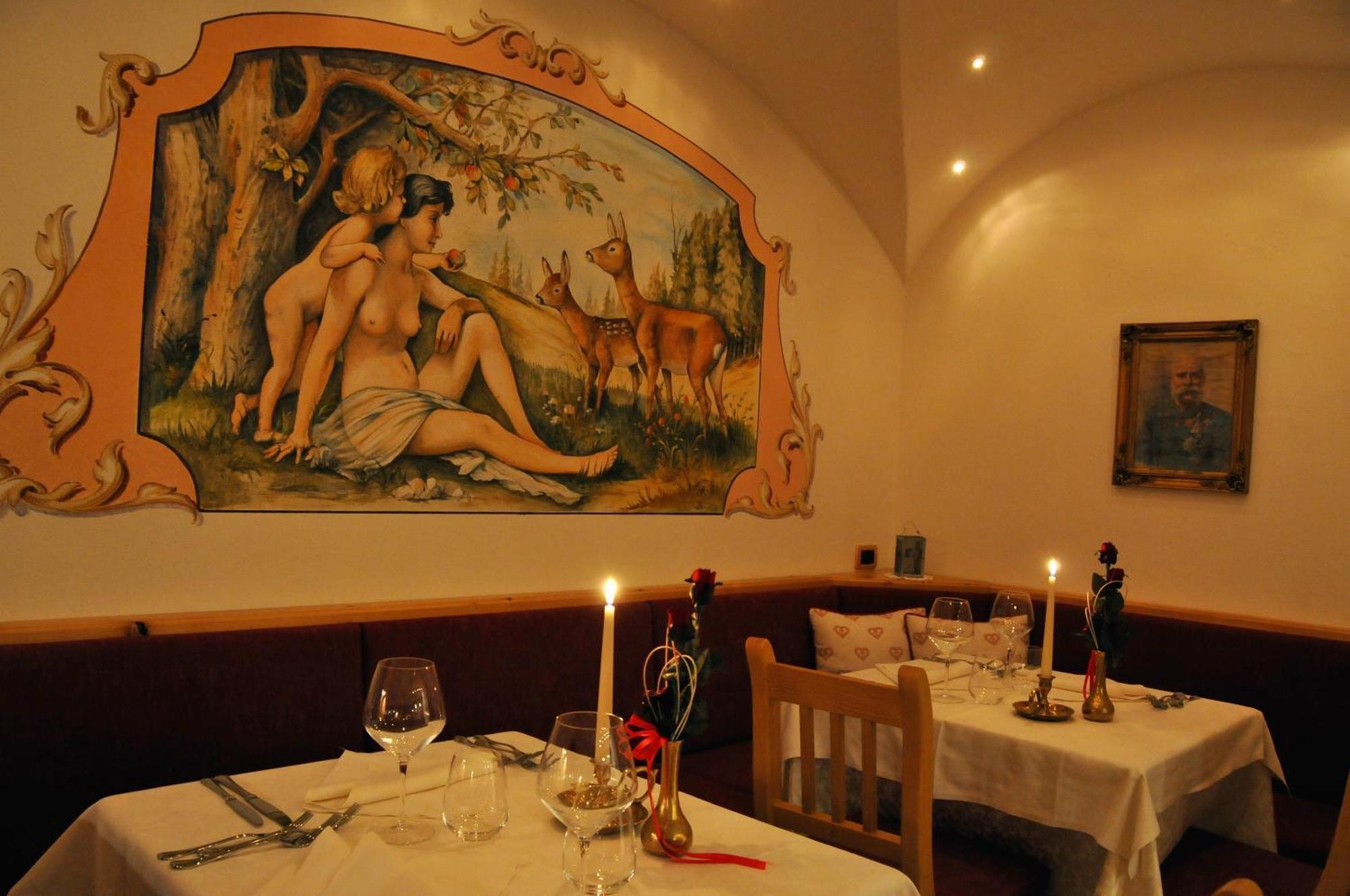 Hotel Valacia Pozza di Fassa Eksteriør billede