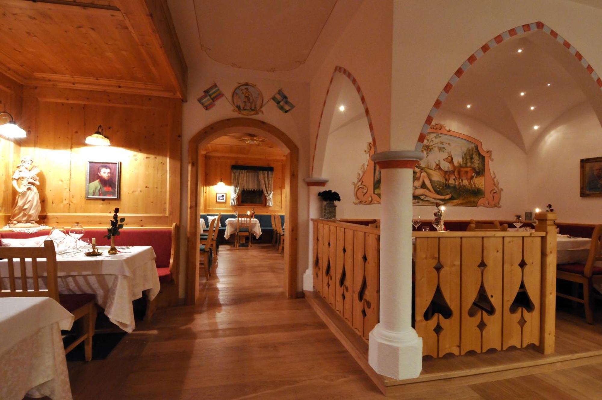 Hotel Valacia Pozza di Fassa Eksteriør billede
