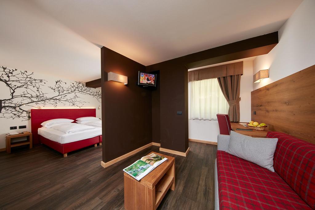 Hotel Valacia Pozza di Fassa Værelse billede