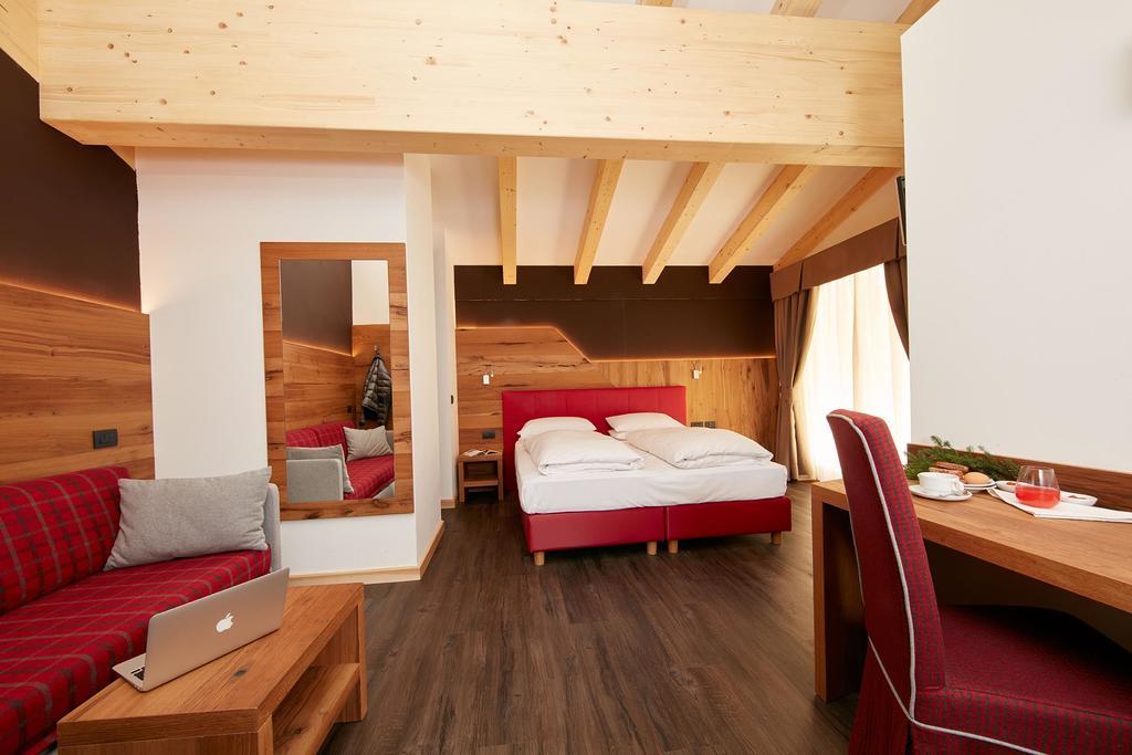 Hotel Valacia Pozza di Fassa Værelse billede